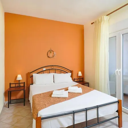 Golden Nest Appartement *