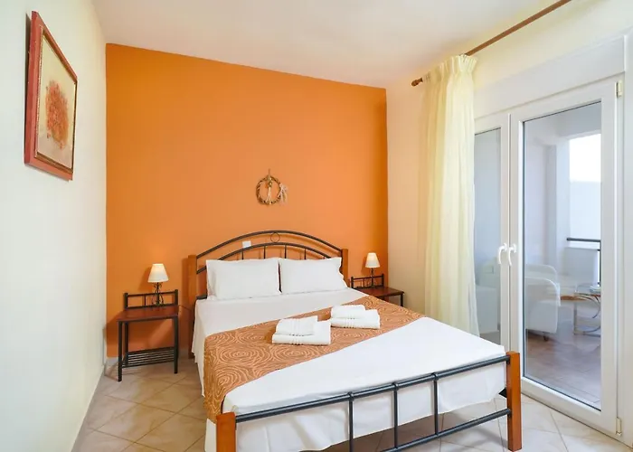 Golden Nest Appartement *