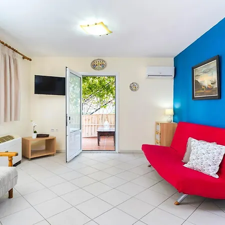 Golden Nest Apartman *