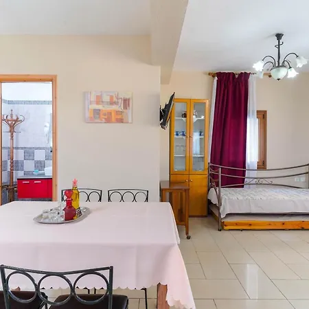 Golden Nest Apartman