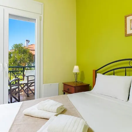 Апартаменты Golden Nest Лименария