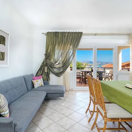 Apartament Golden Nest