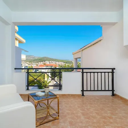 Apartament Golden Nest *